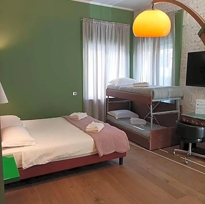 Rooms Via Diaz-1